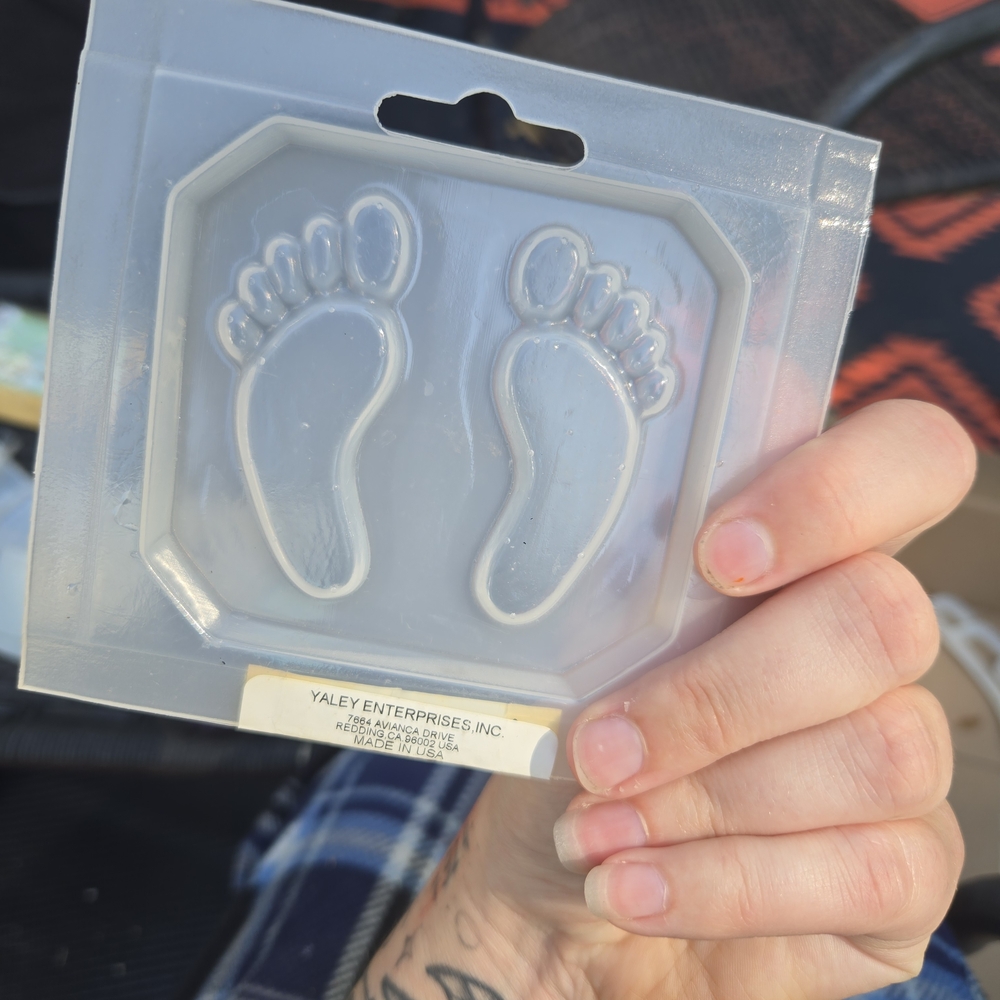 Yaley Enterprises Footprint Mold